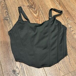 ReoRia Black Back-Zip Crop Top